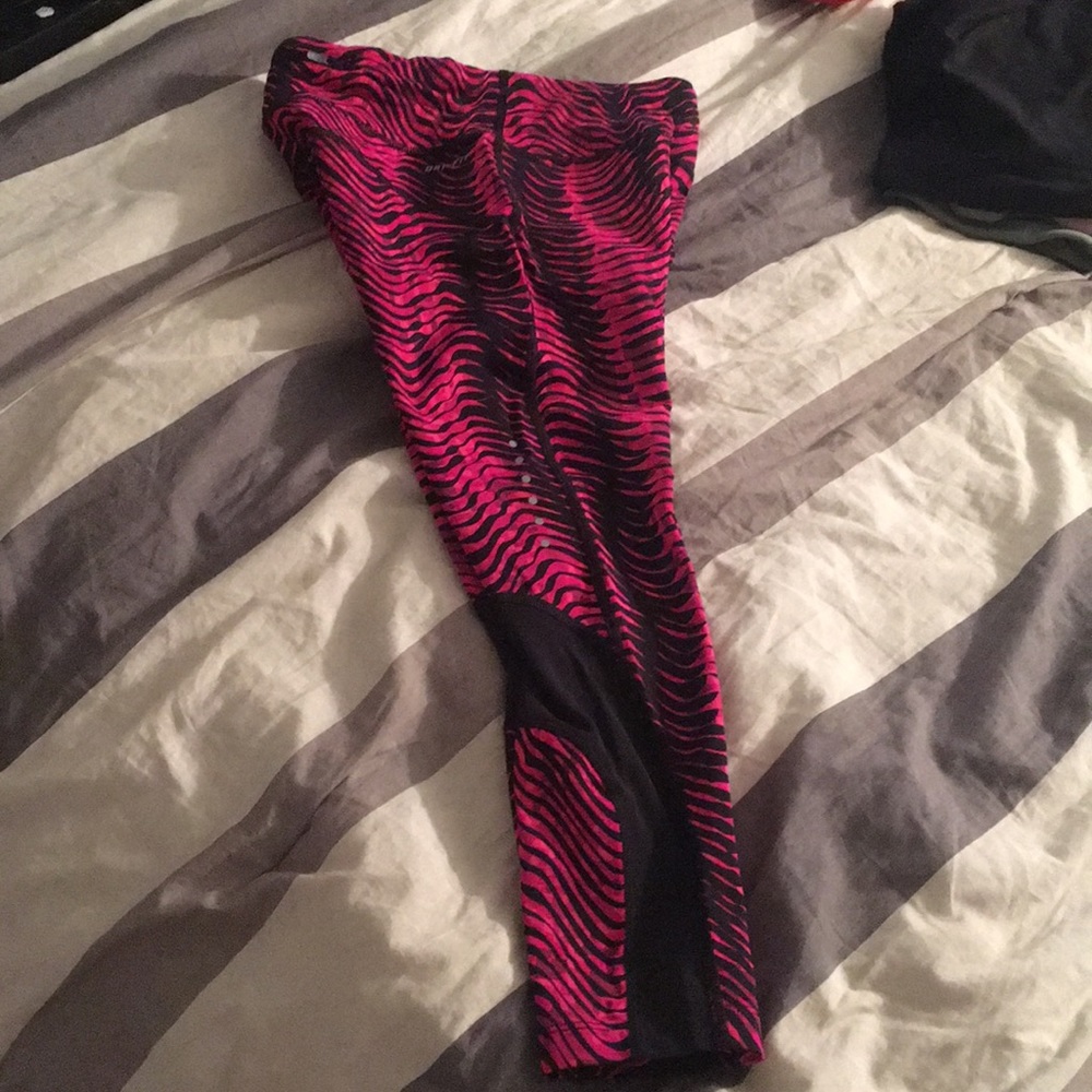 Nike Dri Fit - Picture 3 of 5